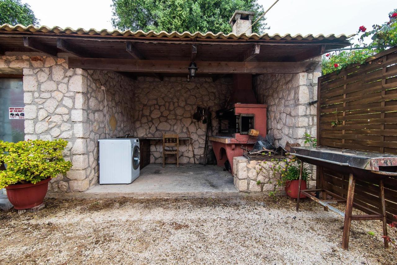 Bozikis Palaiokastritsa